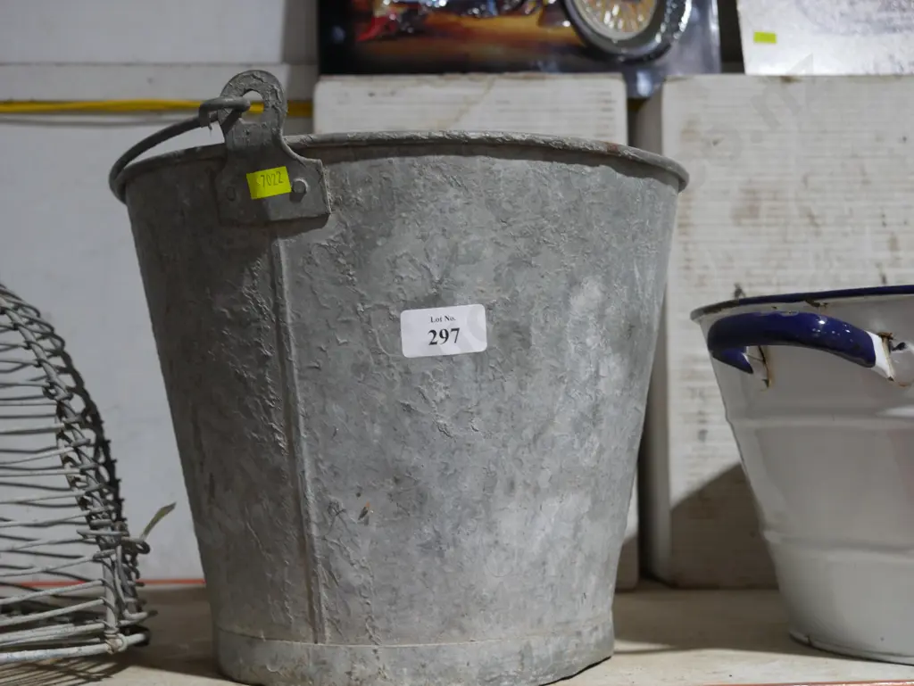 Tin bucket Image 1++