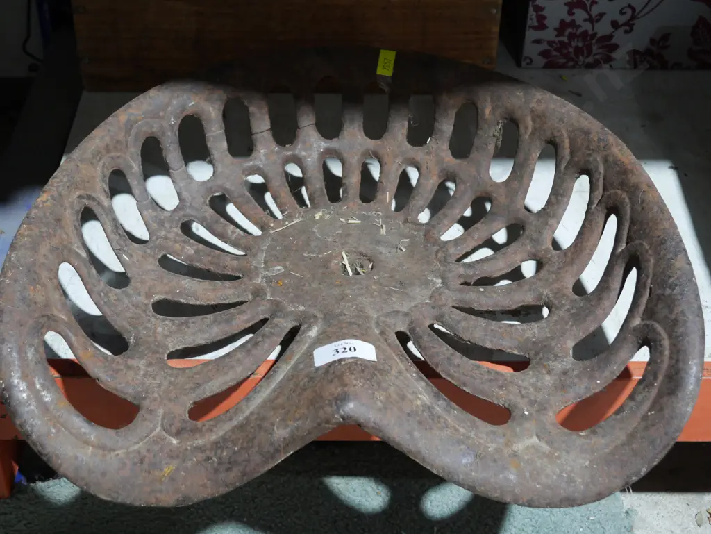 Tractor seat Image 1++