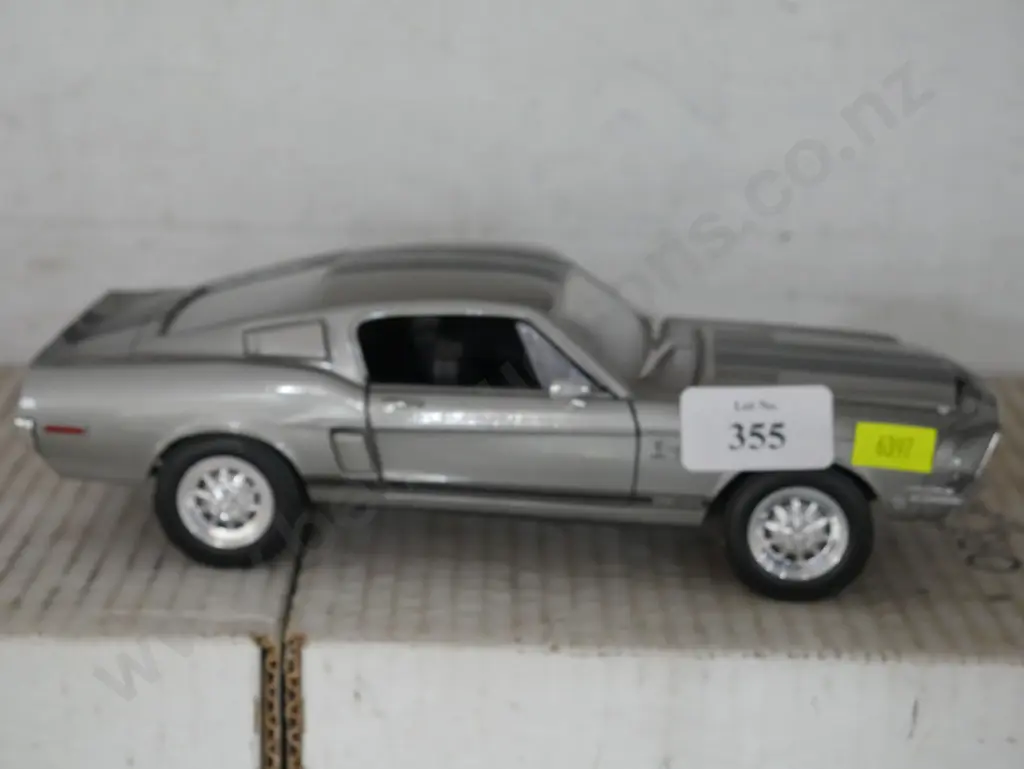 Ford Mustang model car Image 1++