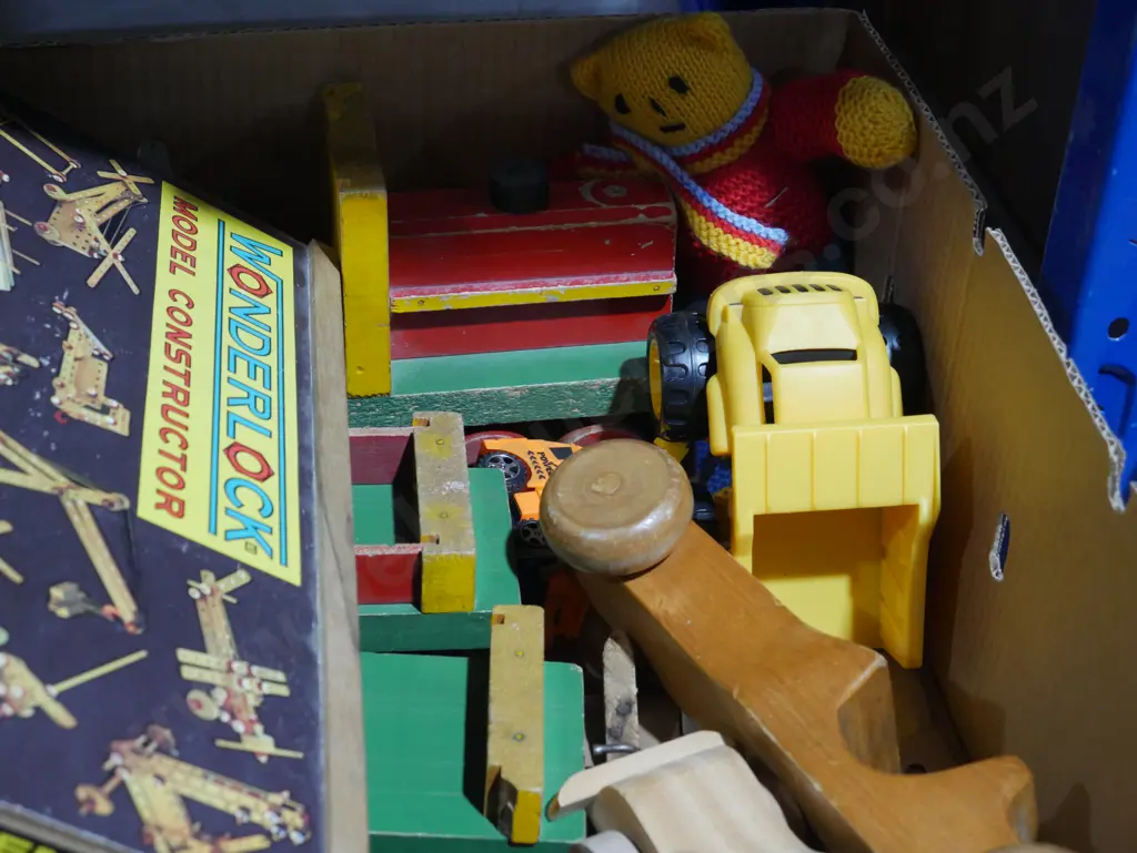 Wooden building blocks Image 1++
