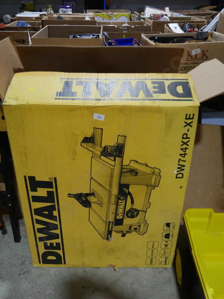 DeWalt saw bench new Image 1++