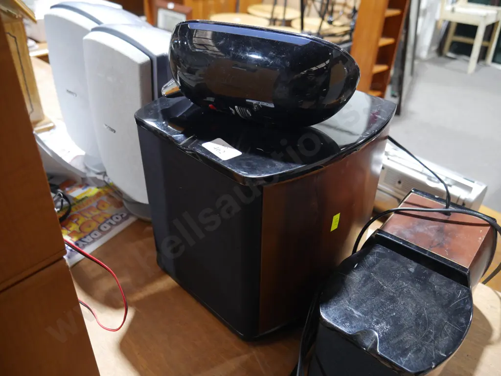 Speakers Image 1++
