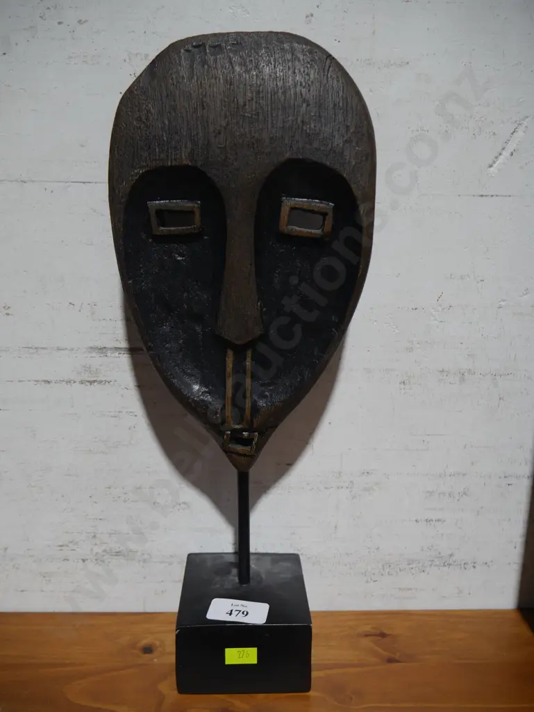 Wooden figurine Image 1++