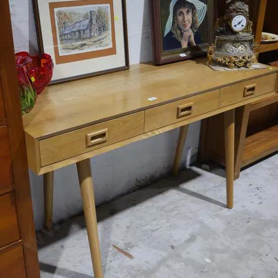 Modern desk