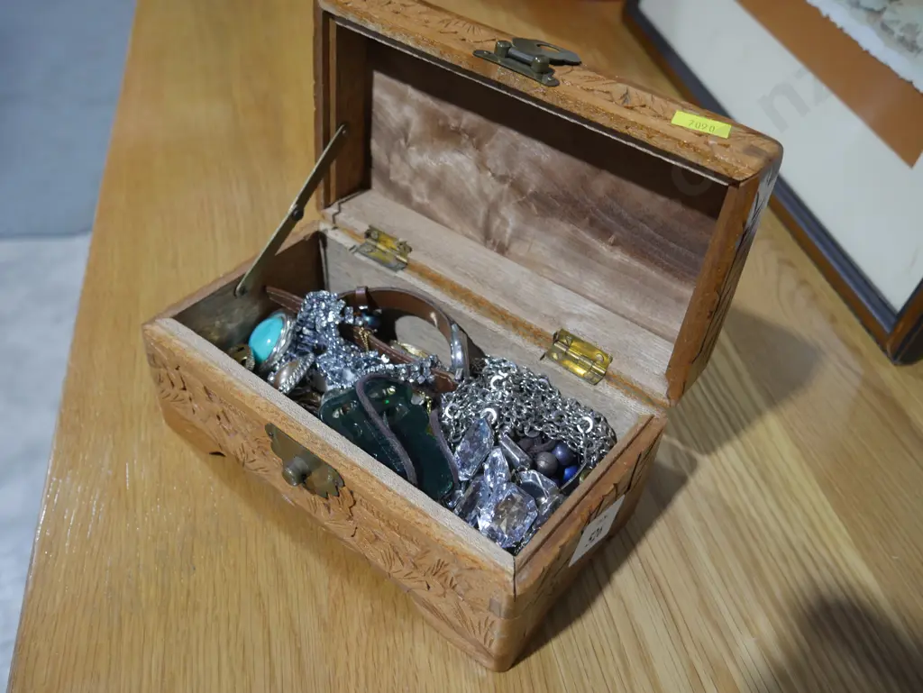 Costume jewelry Image 1++