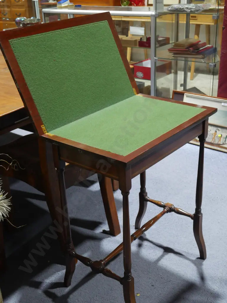 Card table Image 1++
