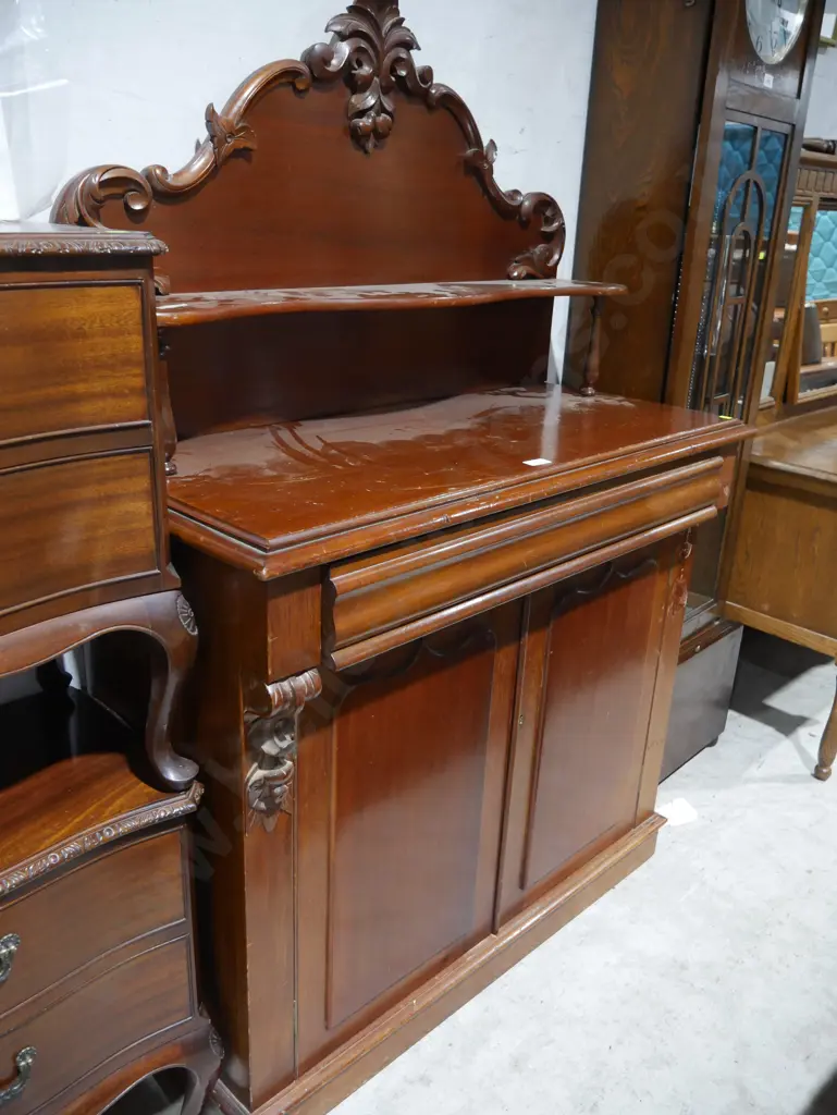 Side board Image 1++