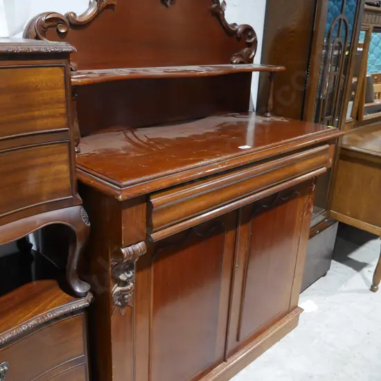 Side board