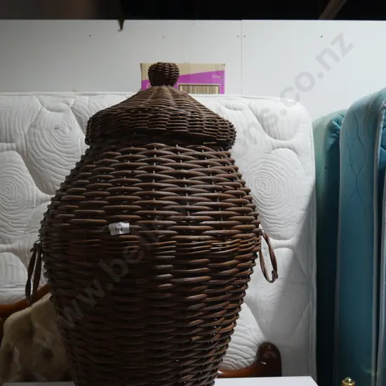 Laundry basket