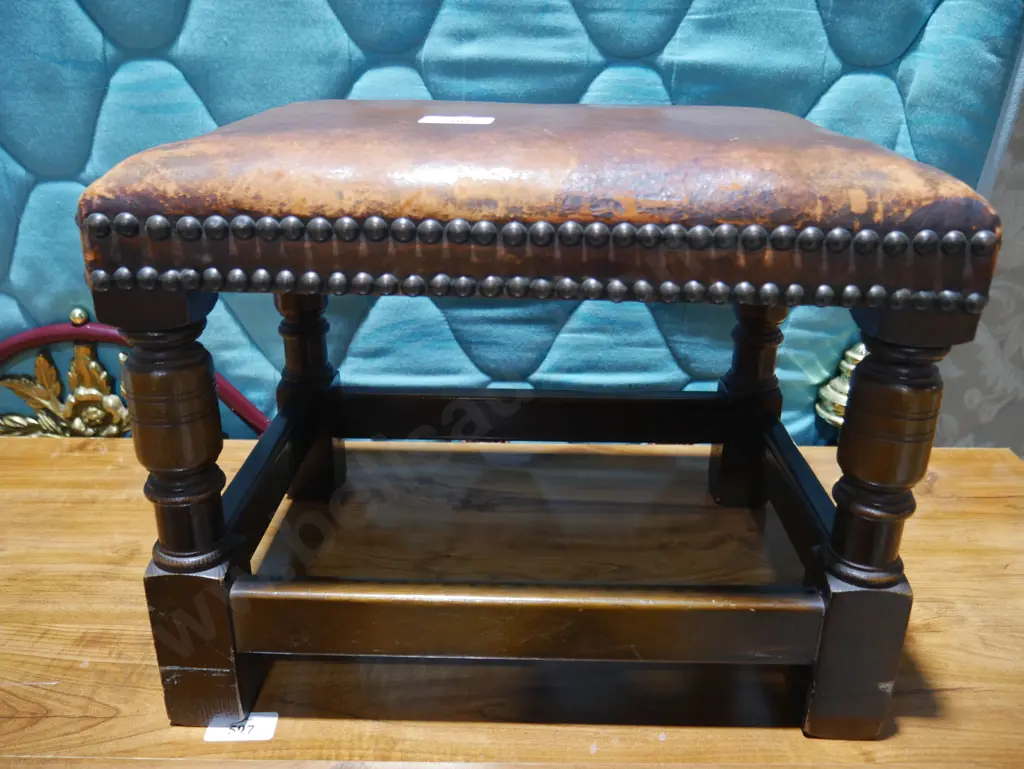 Leather top stool Image 1++