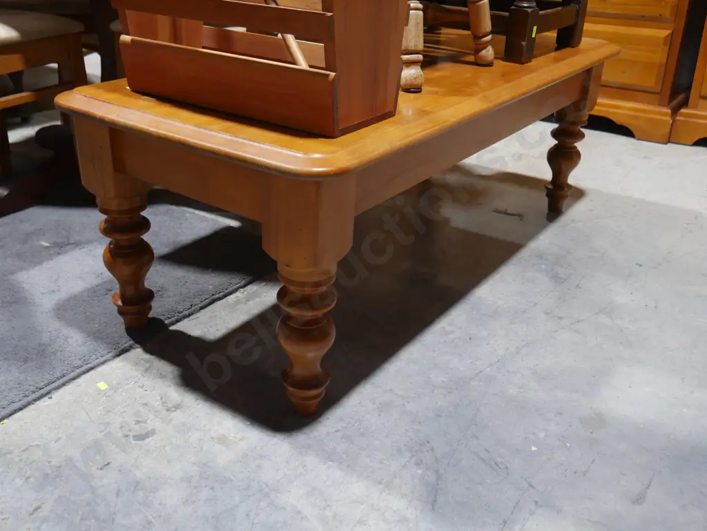 Coffee table Image 1++