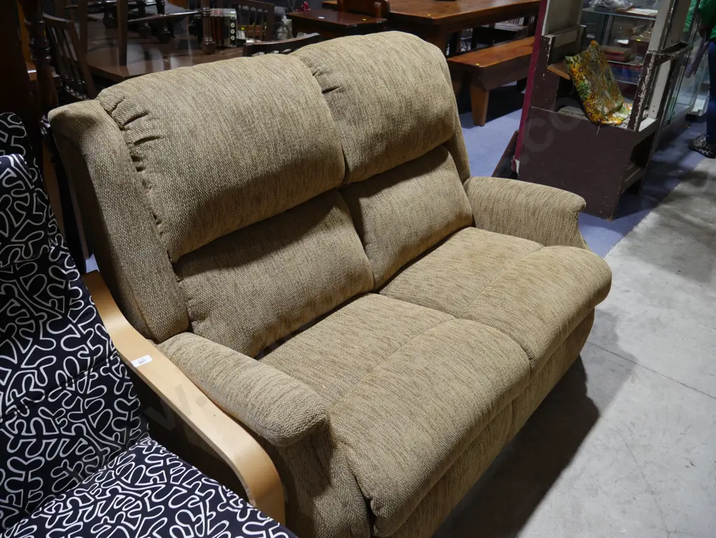 Settee Image 1++