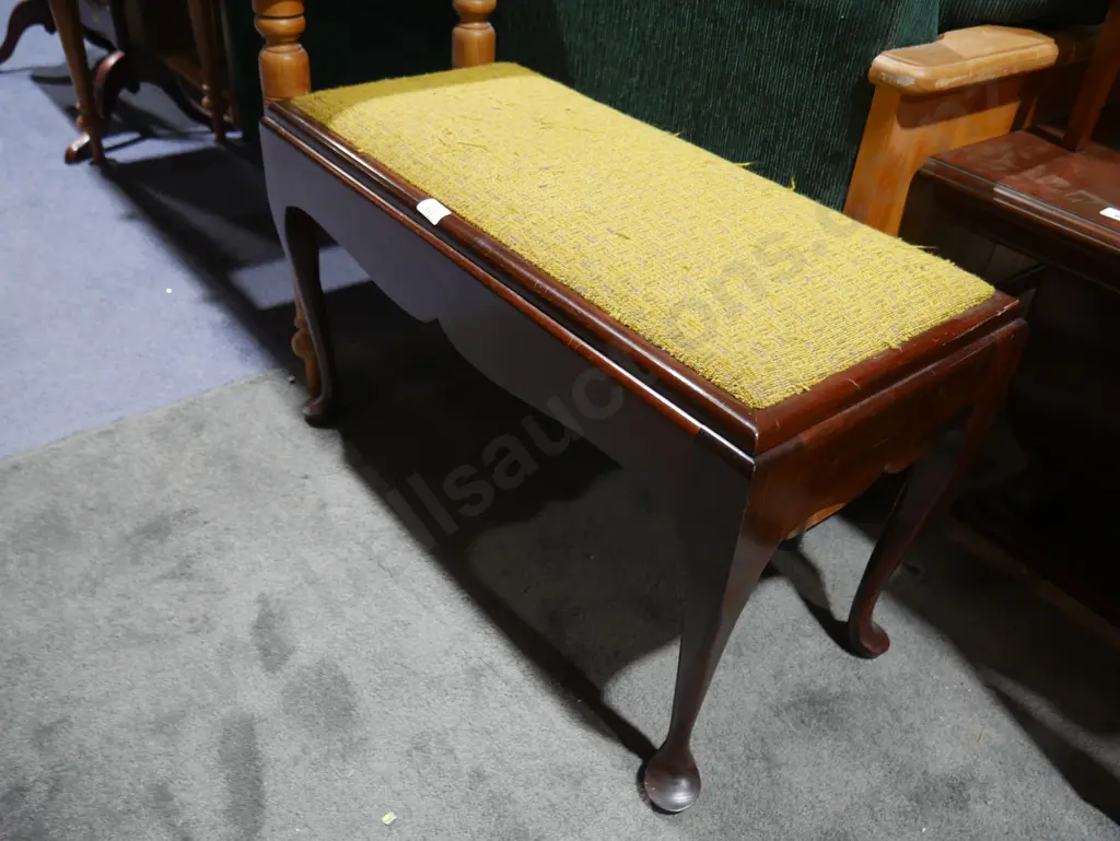Duet piano stool Image 1++