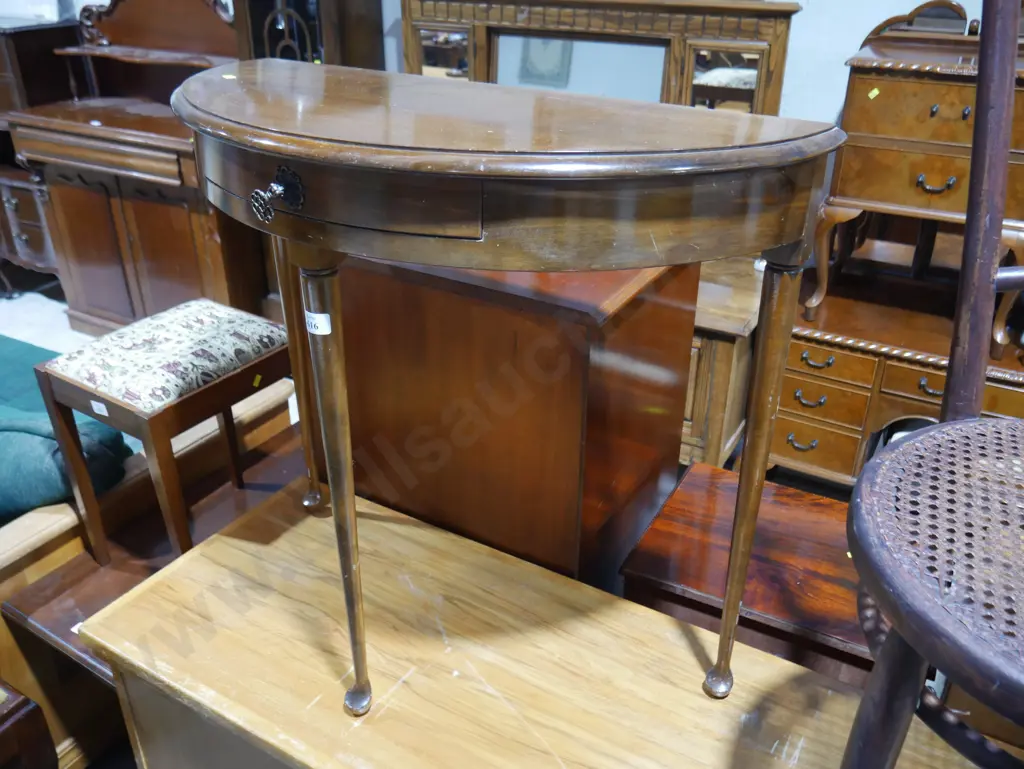 Hall table Image 1++