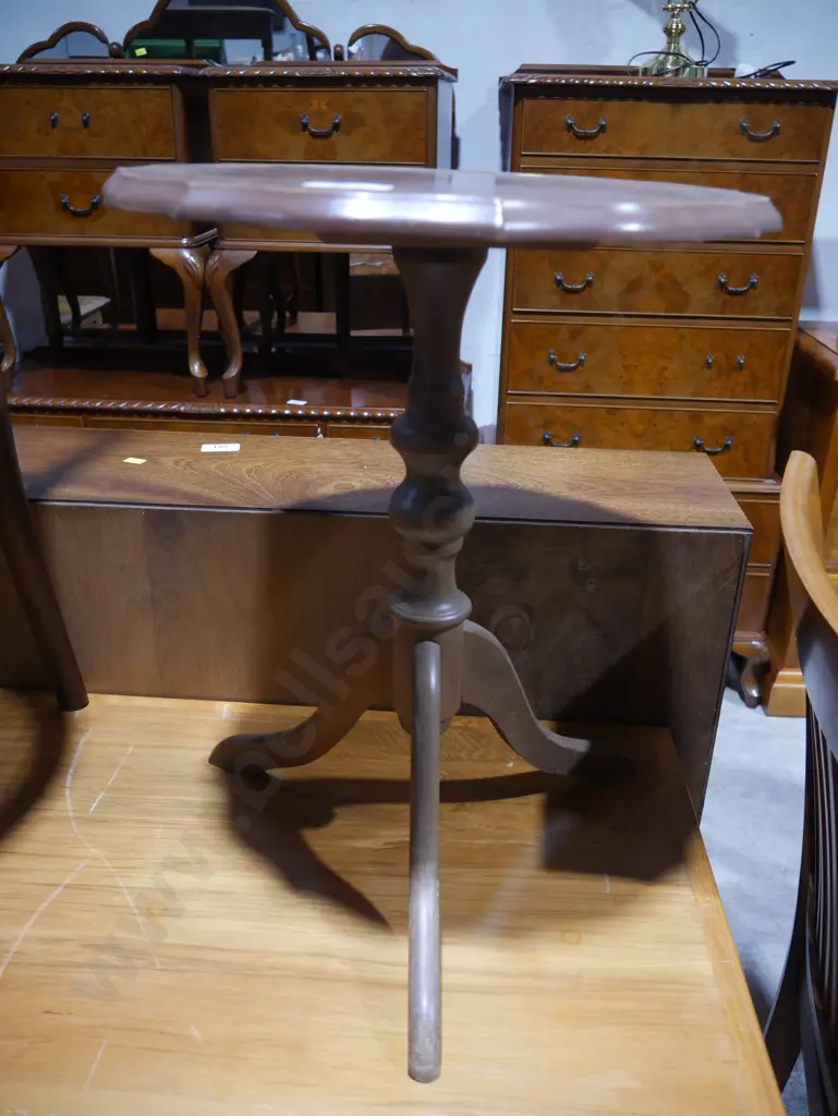 Wine table Image 1++