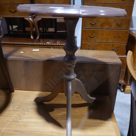 Wine table