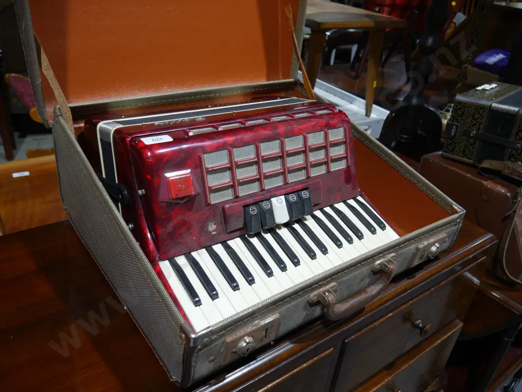 Piano accordion Image 1++