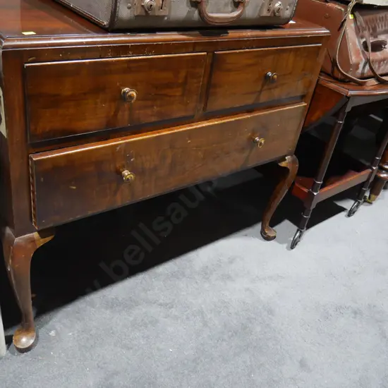 Chest of drawers