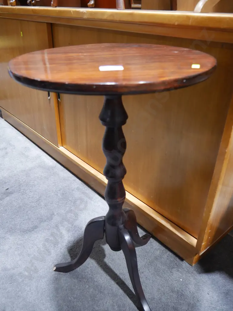 Wine table Image 1++