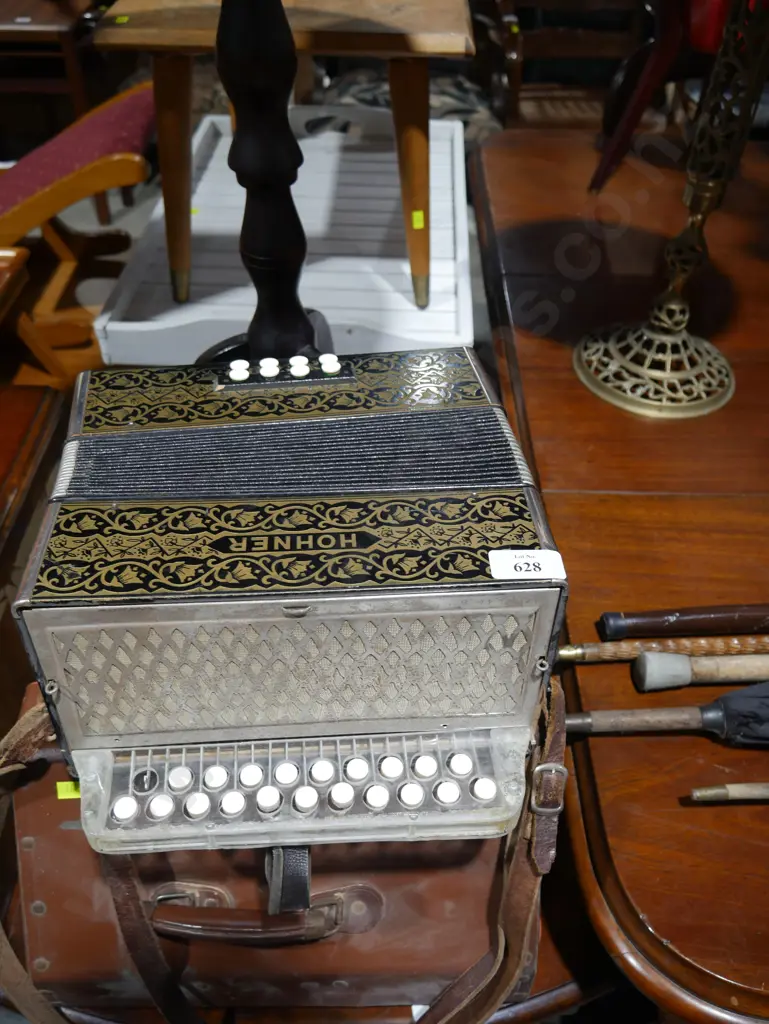 Hohner button accordian Image 1++