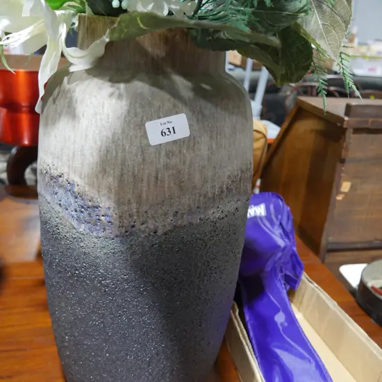 Pottery vase