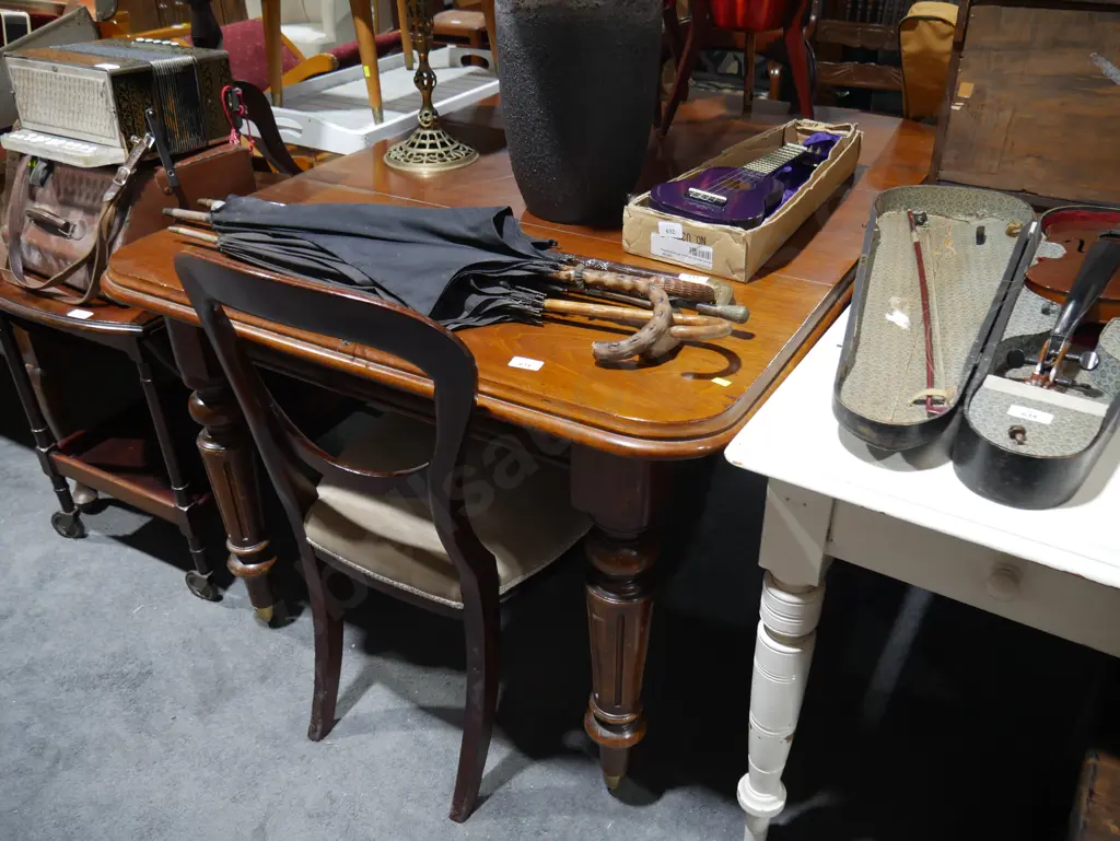Old dining table and 2 balloon back chairs Image 1++