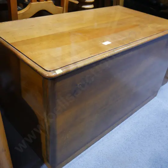 Blanket box trunk