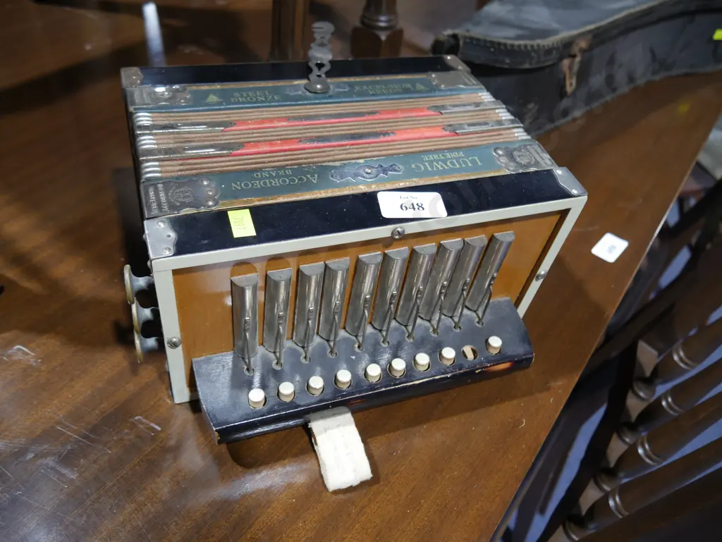 Button accordian Image 1++