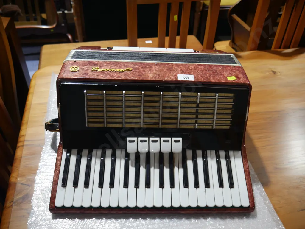 Accordion Image 1++