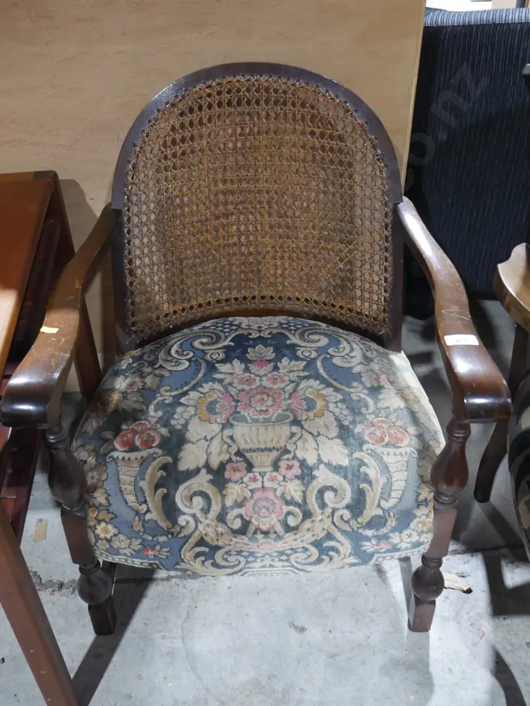 Bergere back chair Image 1++