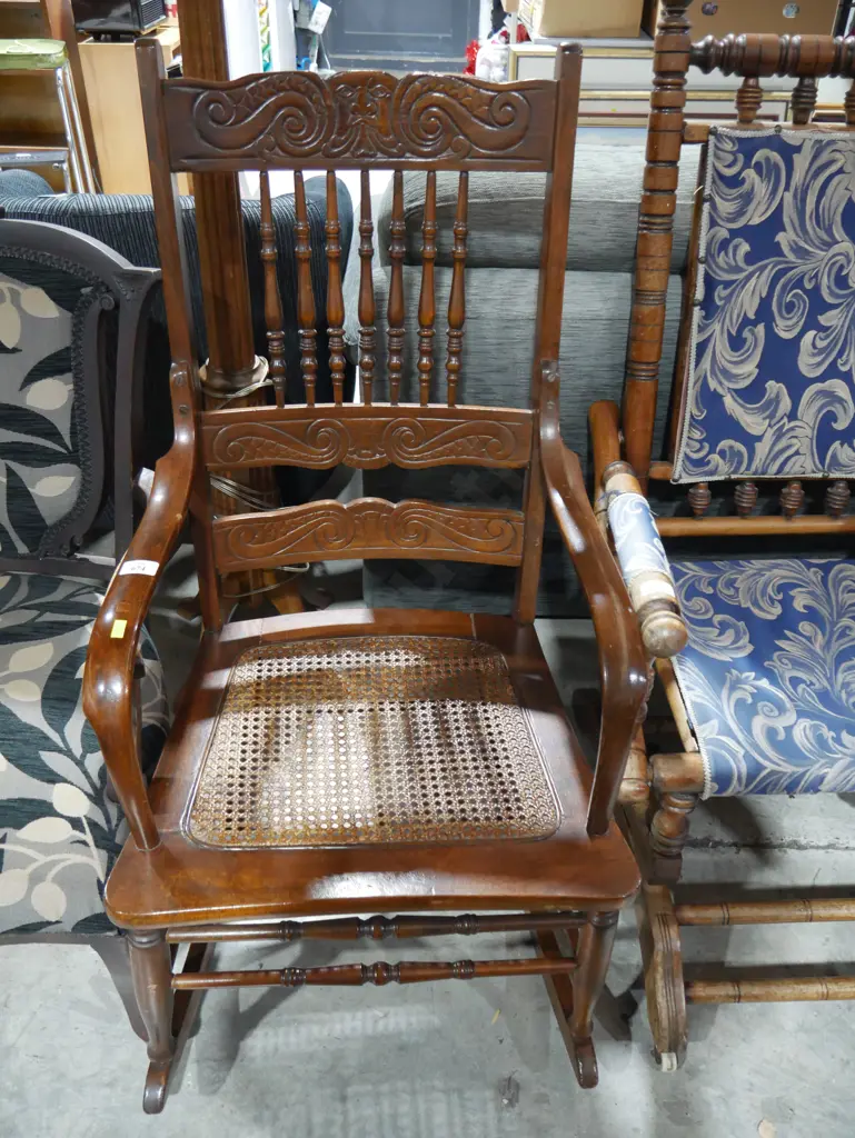 Rocking chair Image 1++
