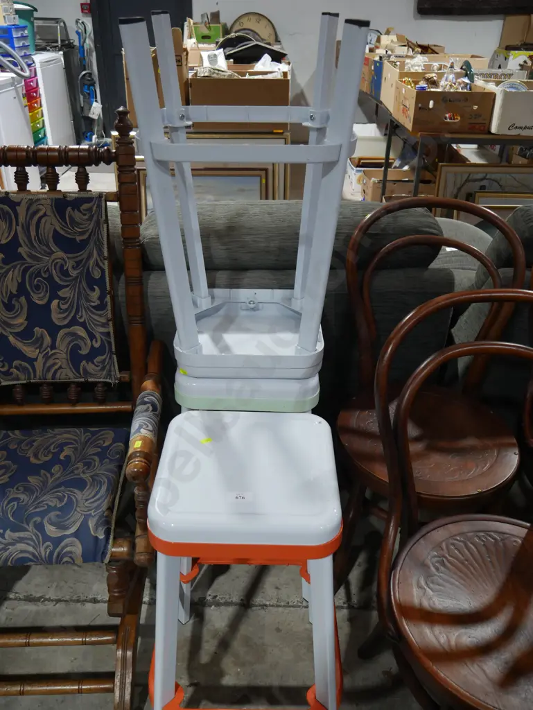 3 metal bar stools Image 1++