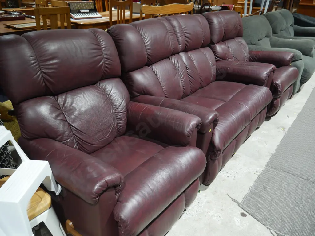 3 pce lounge suite Image 1++
