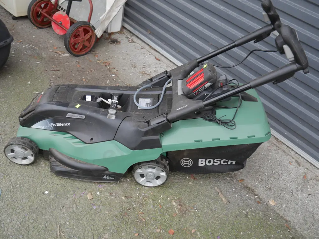 Bosch battery lawnmower Image 1++