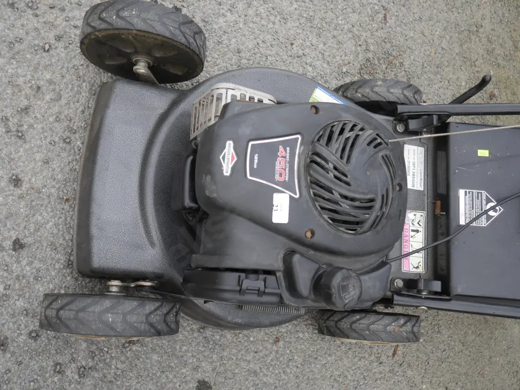 Petrol lawnmower Image 1++