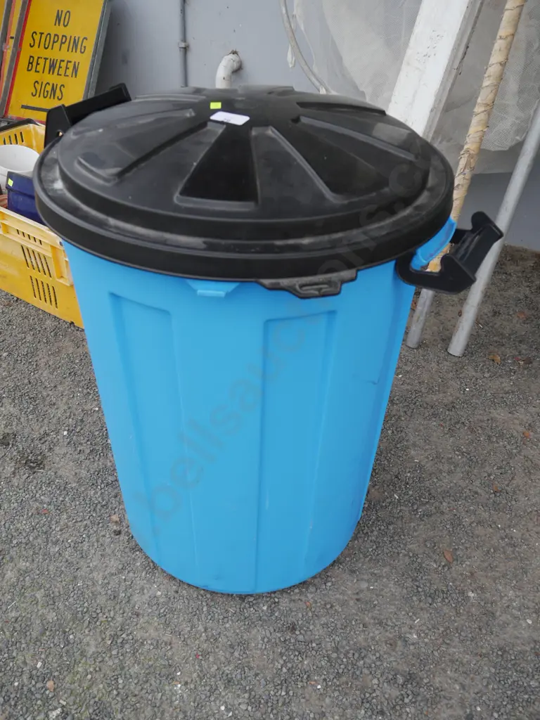 Rubbish bin Image 1++