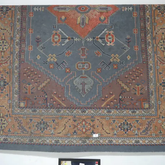 Floor rug