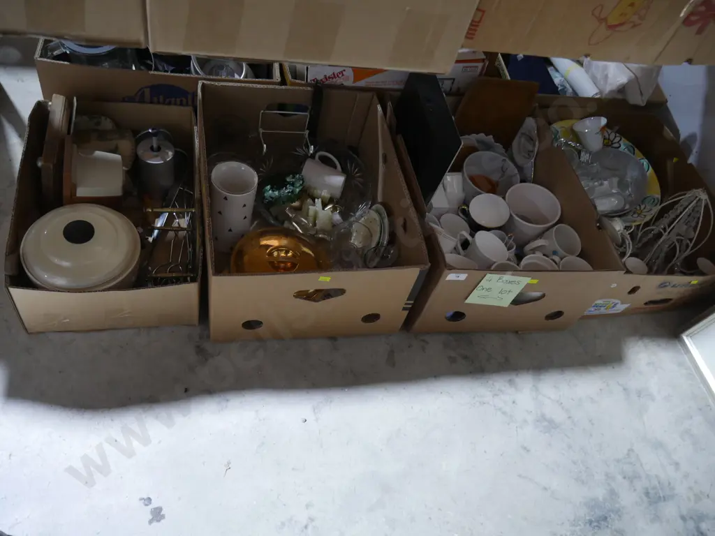 4 boxes of kitchenware etc Image 1++