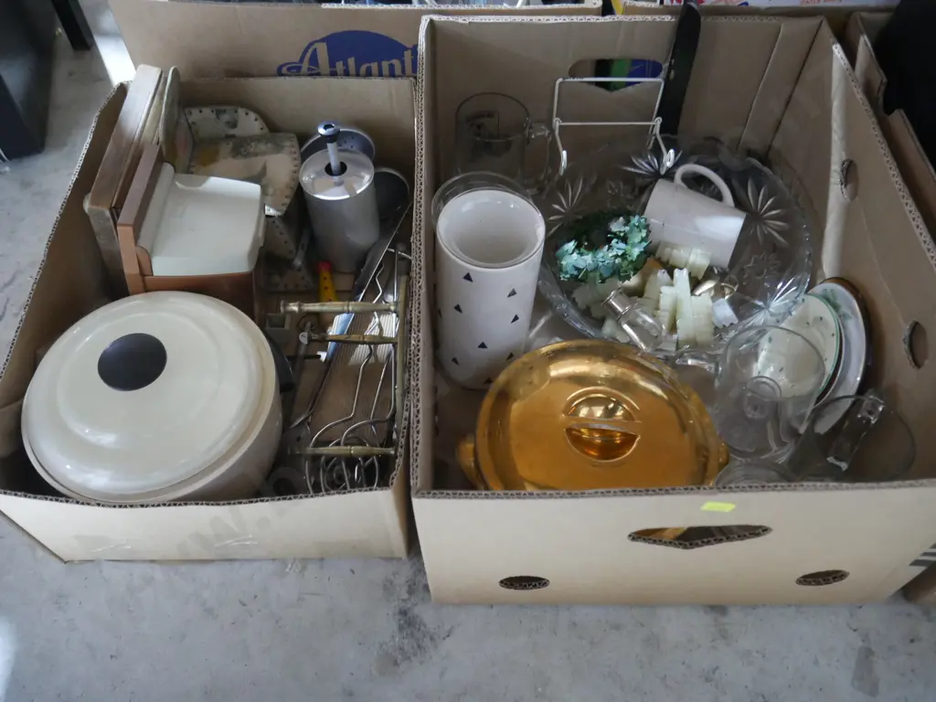 4 boxes of kitchenware etc Image 1++