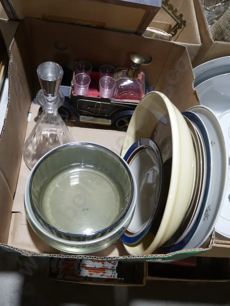 Car decanter etc Image 1++