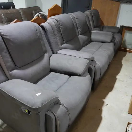 Three-piece recliner lounge suite