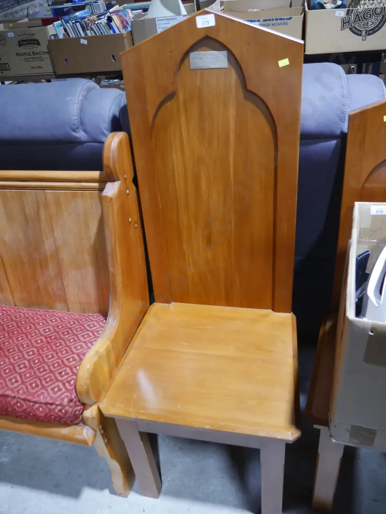 High back chair with silver plaque Image 1++