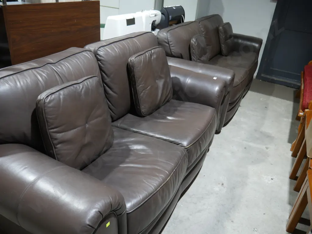 3 seater and 2 seater leather rolled arm settees Image 1++