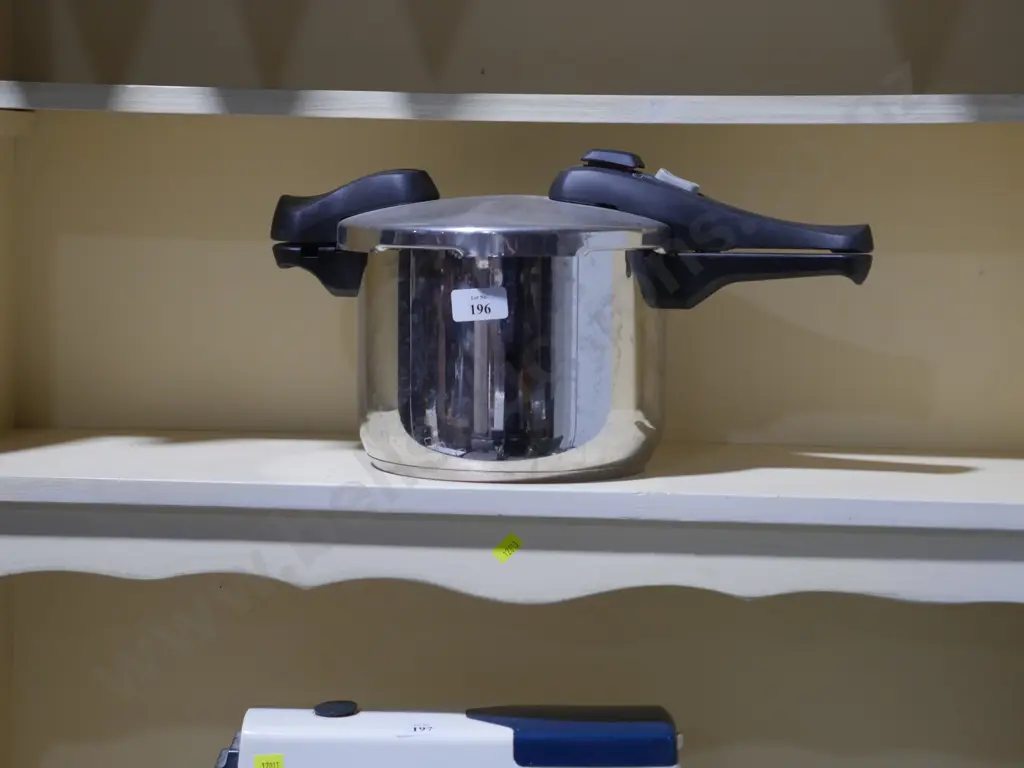 Pressure cooker Image 1++