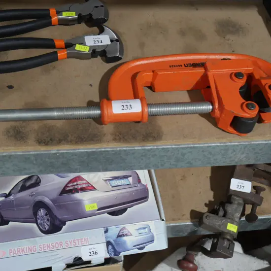 Harden pipe cutter