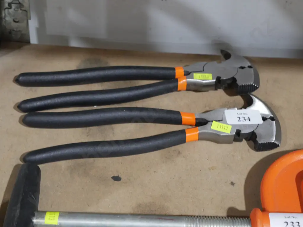 2 fencing pliers Image 1++