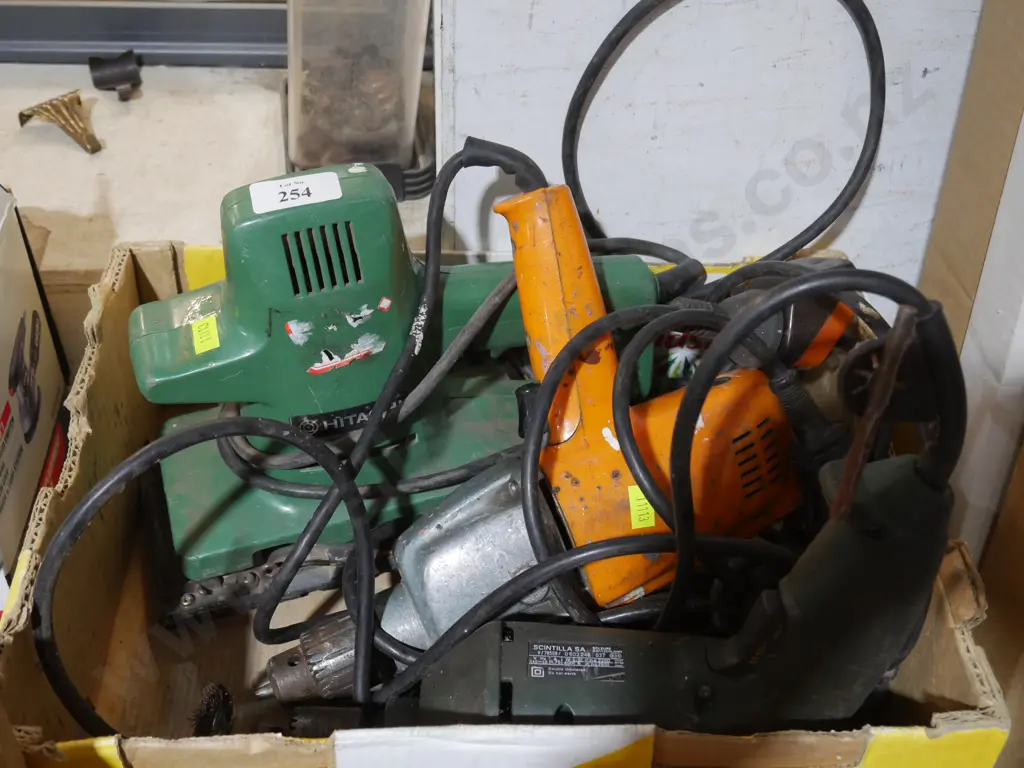 Drills and sander Image 1++