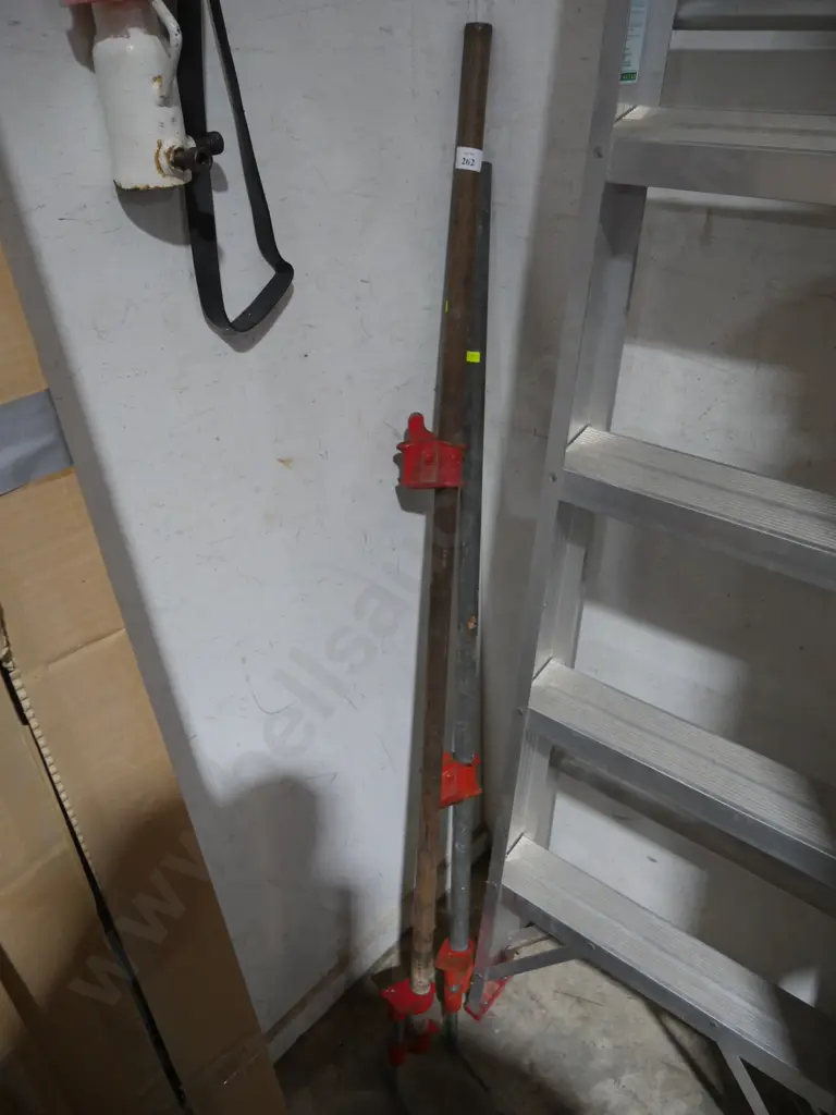2 sash clamps Image 1++