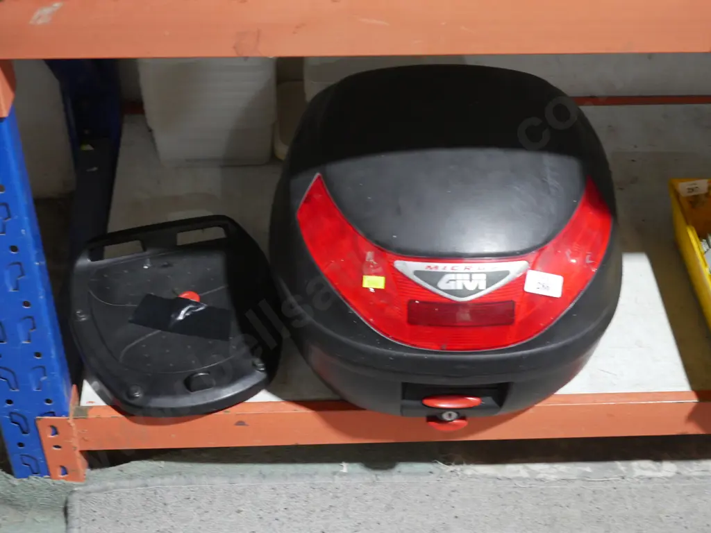 Lockable motorbike case Image 1++