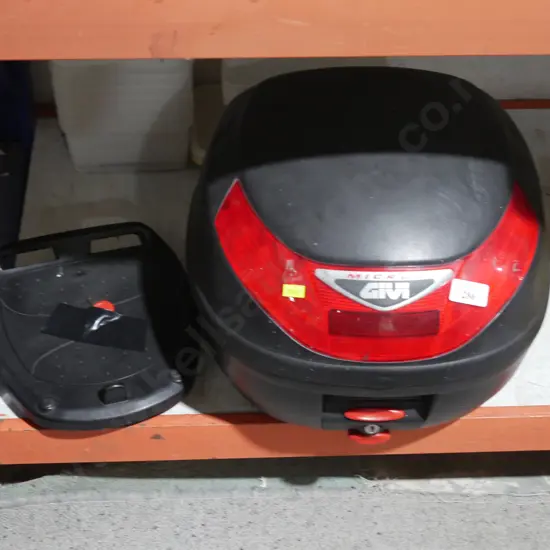 Lockable motorbike case